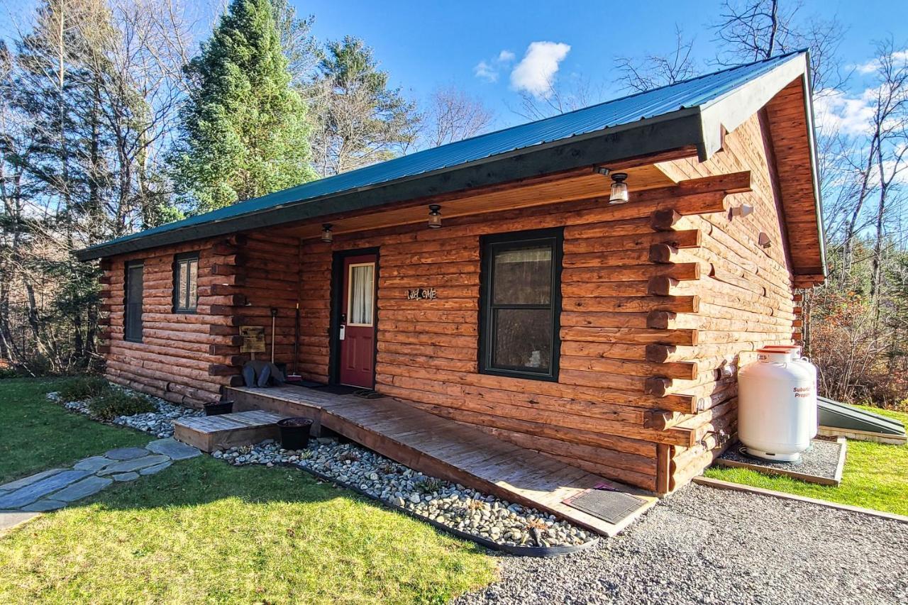 Blackbear Log Cabin Morrisville Екстер'єр фото
