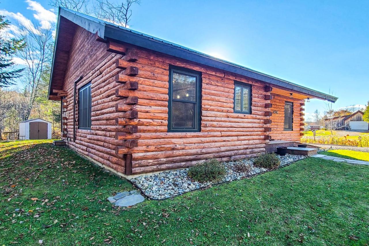 Blackbear Log Cabin Morrisville Екстер'єр фото
